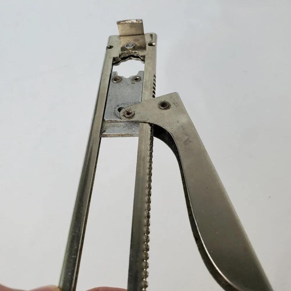 Vintage Adjustable Jar/Can/Bottle Opener Kitchen Multi-Tool Pat 26691412